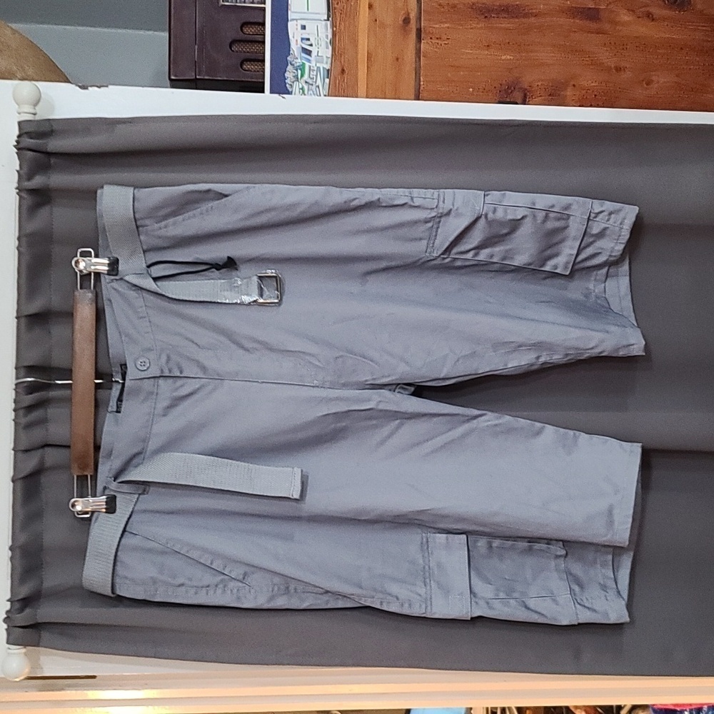 NWOT Marx & Dutch Mens Bermuda Walking Shorts Cargo Gray Belted‎ Pockets Sz 40